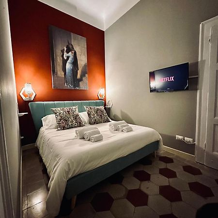 Nerino House, Elegante E Tranquillo Appartamento A 5 Minuti Dal Duomo Milan Bagian luar foto