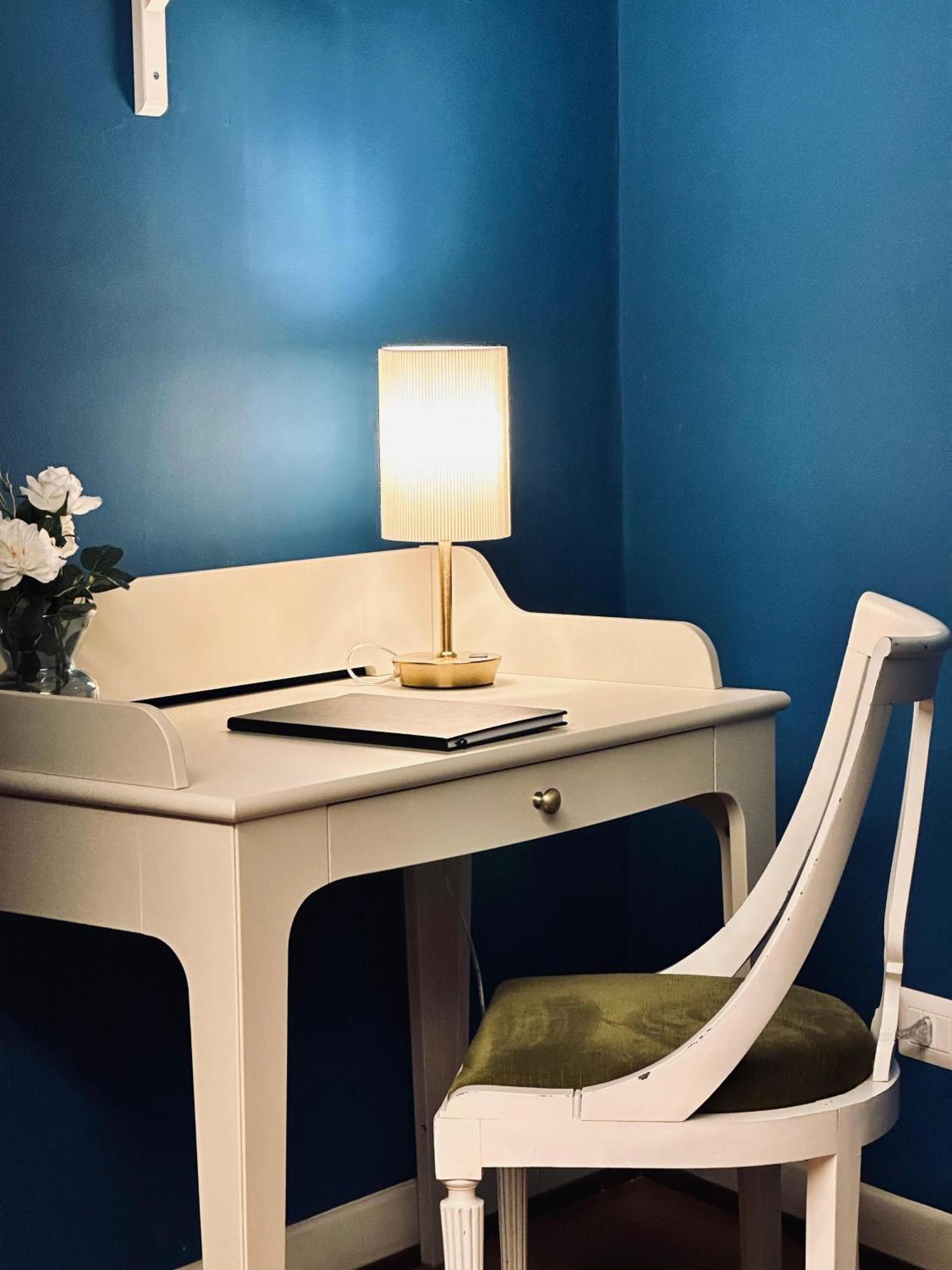 Nerino House, Elegante E Tranquillo Appartamento A 5 Minuti Dal Duomo Milan Bagian luar foto