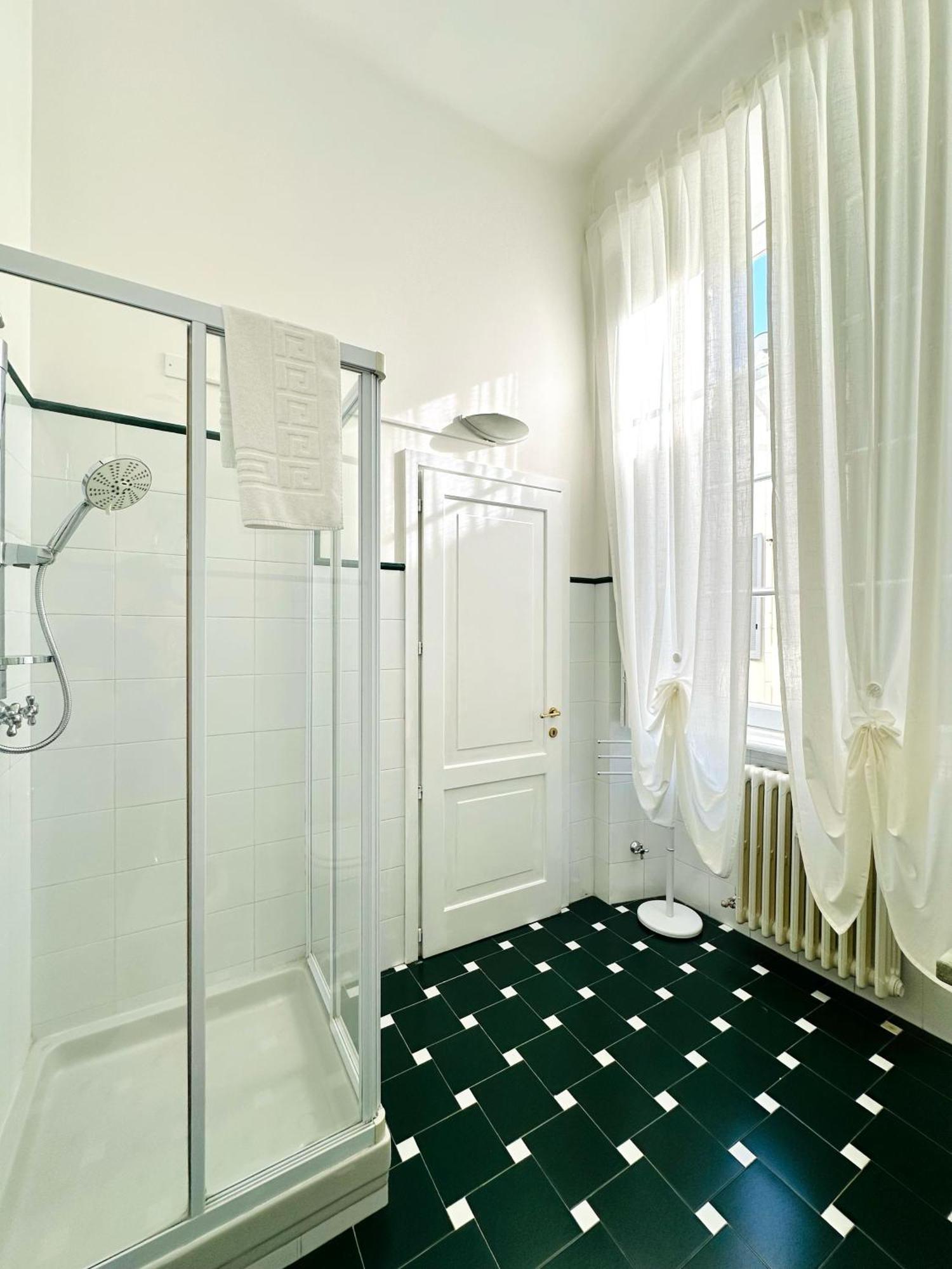 Nerino House, Elegante E Tranquillo Appartamento A 5 Minuti Dal Duomo Milan Bagian luar foto