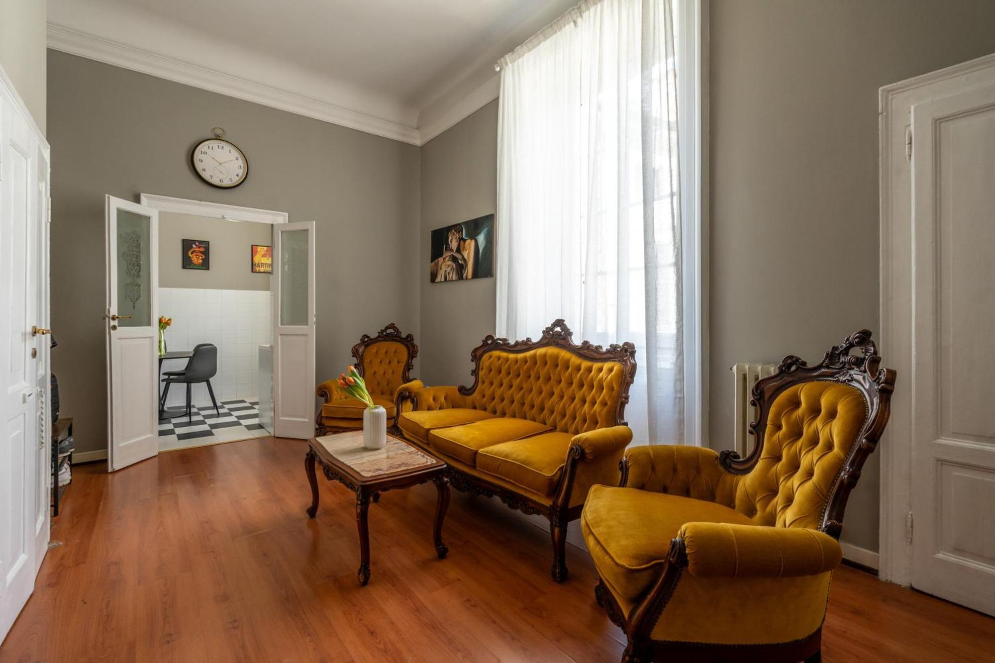 Nerino House, Elegante E Tranquillo Appartamento A 5 Minuti Dal Duomo Milan Bagian luar foto