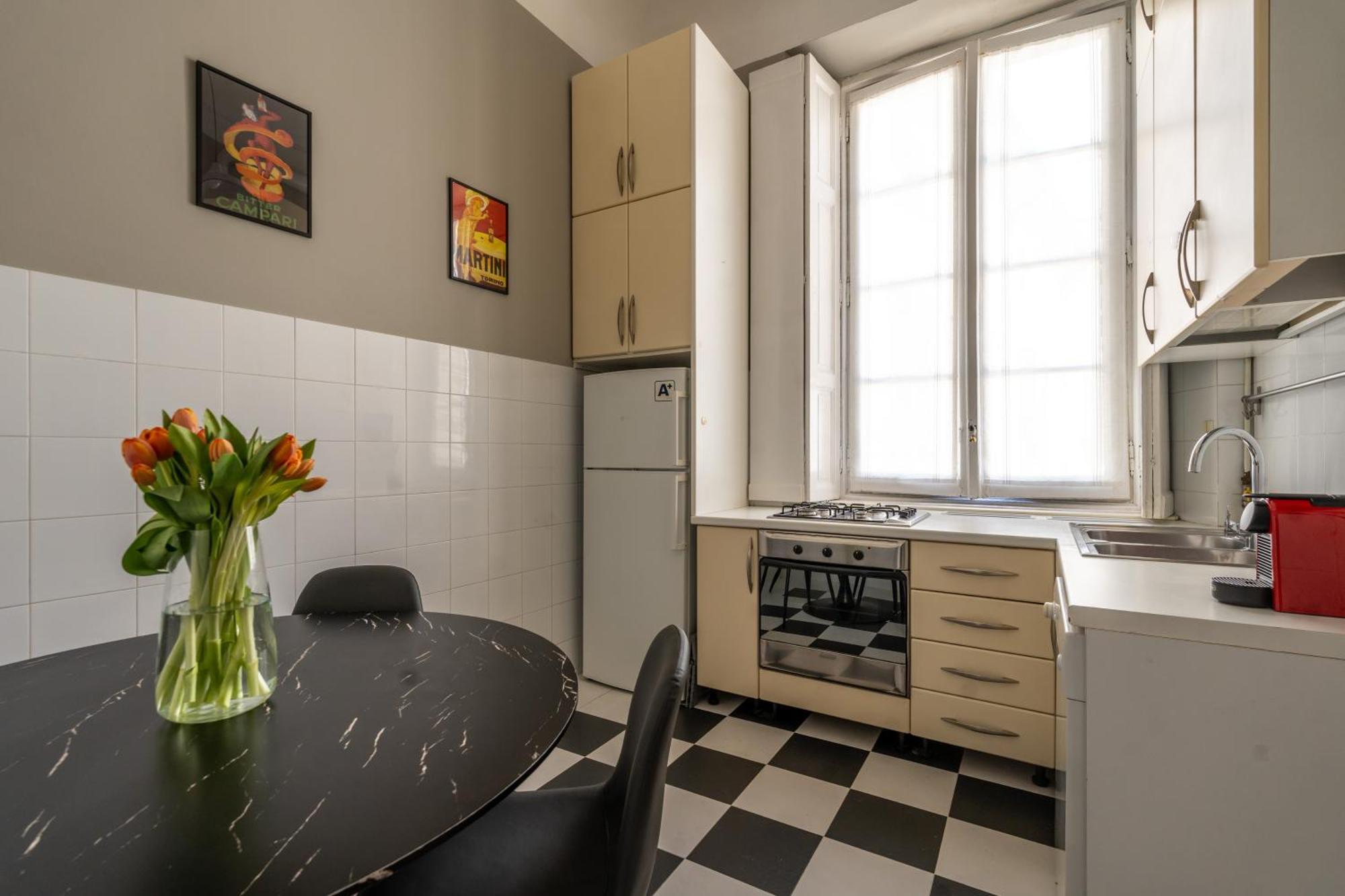 Nerino House, Elegante E Tranquillo Appartamento A 5 Minuti Dal Duomo Milan Bagian luar foto
